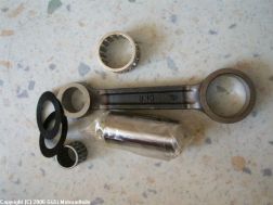 Pleuelsatz vollständig, für TS250, TS250/1 - untengeführt (Hubzapfen hohl, 28x18 - oben + unten 20mm breit, nadelgelagert)