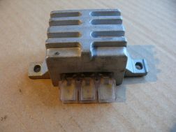 Elektronischer Spannungsregler 12V